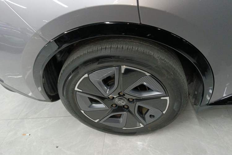 Used Toyota bZ3 2023 517 km Elite PRO Right Rear Wheel Hub