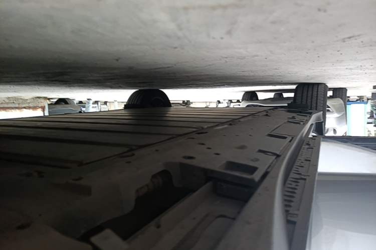 Used Toyota bZ3 2023 616 km Long-Range PRO Right Side Sill