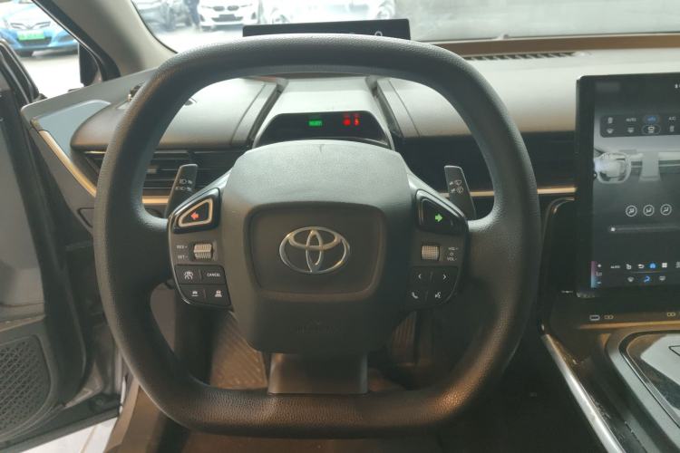 Used Toyota bZ3 2023 517 km Elite PRO Steering Wheel