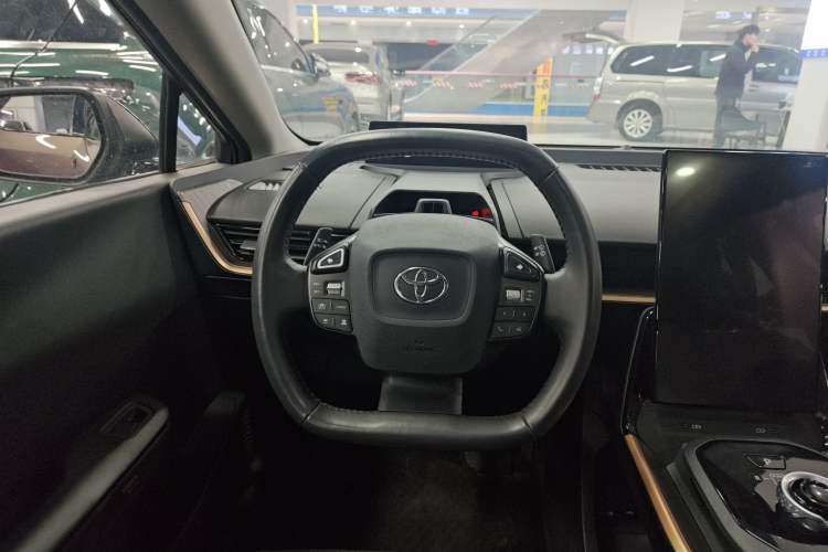 Used Toyota bZ3 2023 616 km Long-Range Premium Steering Wheel