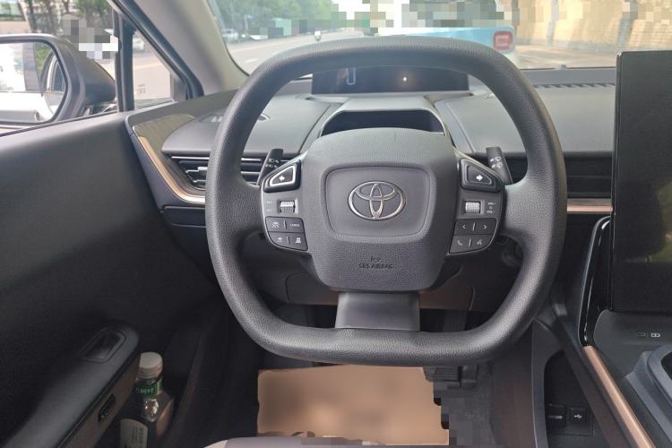 Used Toyota bZ3 2023 616 km Long-Range PRO Steering Wheel