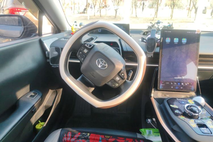 Used Toyota bZ3 2023 517 km Elite PRO Steering Wheel