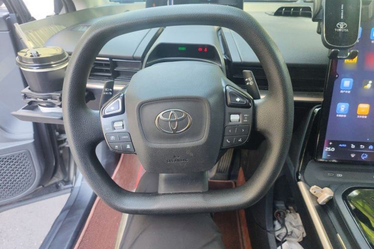 Used Toyota bZ3 2023 616 km Long-Range PRO Steering Wheel