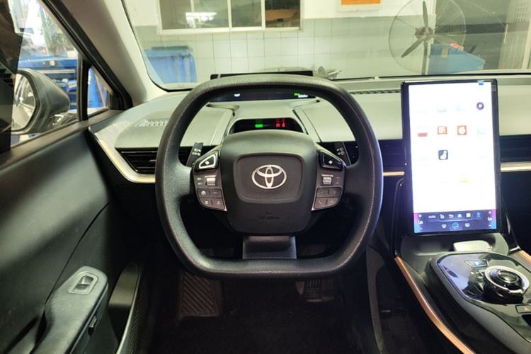 Used Toyota bZ3 2023 616 km Long-Range PRO Steering Wheel