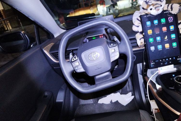 Used Toyota bZ3 2023 517 km Elite PRO Steering Wheel