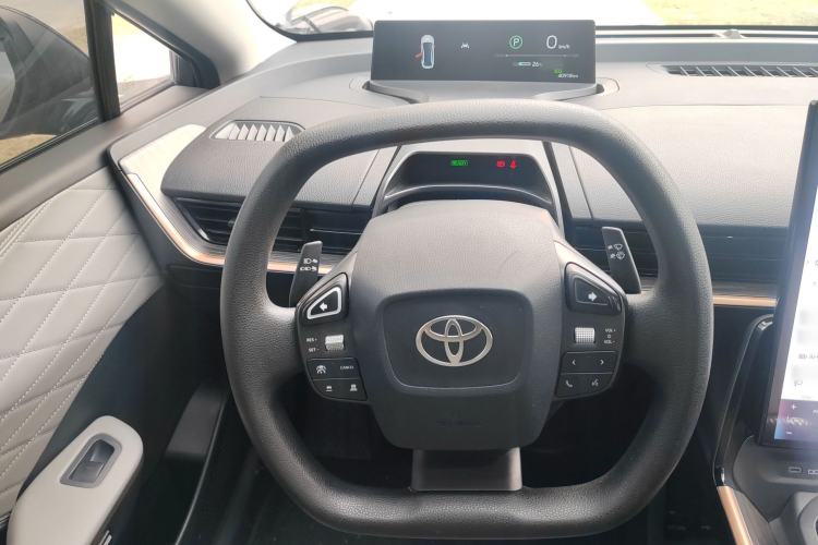 Used Toyota bZ3 2023 517 km Elite PRO Steering Wheel