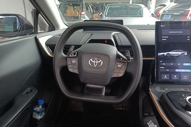 Used Toyota bZ3 2023 616 km Long-Range PRO Steering Wheel