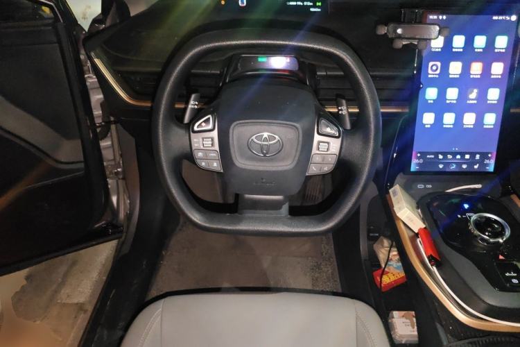 Used Toyota bZ3 2023 517 km Elite PRO Steering Wheel
