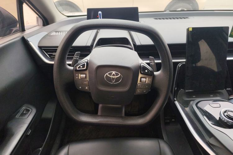 Used Toyota bZ3 2023 517 km Elite PRO Steering Wheel