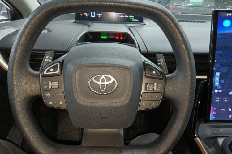 Used Toyota bZ3 2023 517 km Elite PRO Steering Wheel