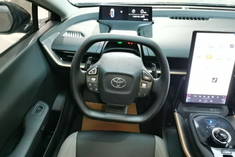 Used Toyota bZ3 2023 517 km Elite PRO Steering Wheel
