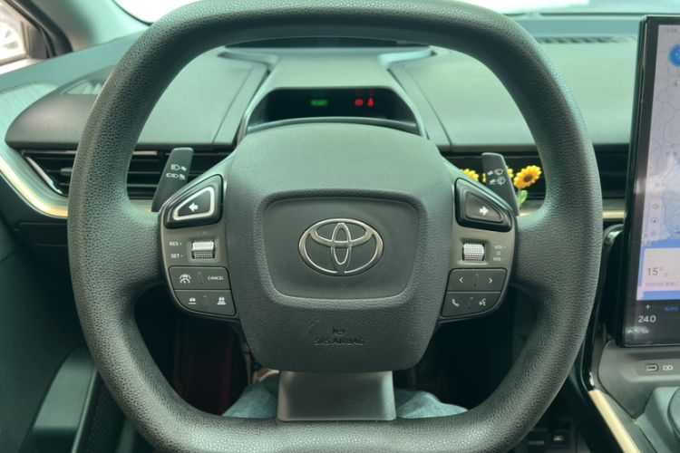 Used Toyota bZ3 2023 616 km Long-Range PRO Steering Wheel