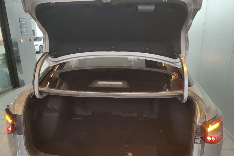 Used Toyota bZ3 2023 517 km Elite PRO Trunk