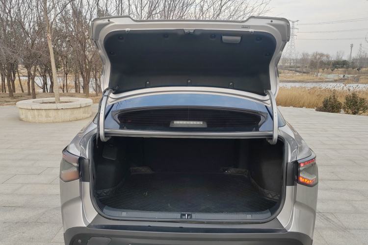 Used Toyota bZ3 2023 517 km Elite PRO Trunk