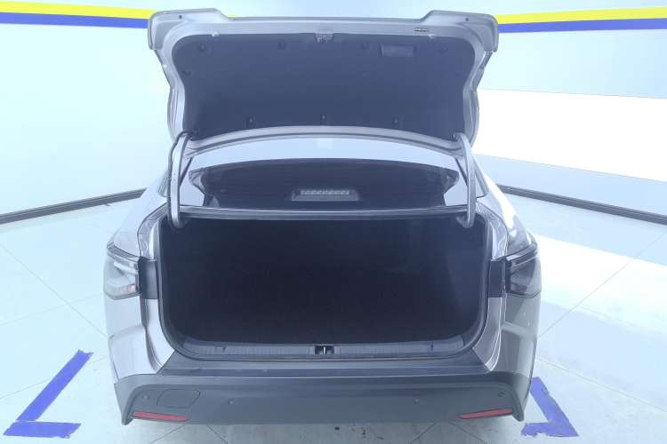 Used Toyota bZ3 2023 517 km Elite PRO Trunk