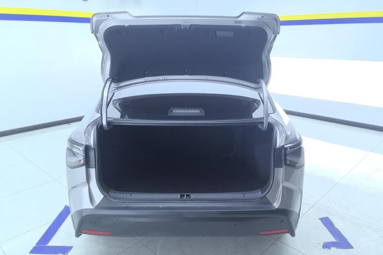 Used Toyota bZ3 2023 517 km Elite PRO Trunk