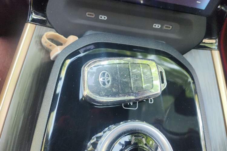 Used Toyota bZ3 2023 616 km Long-Range PRO Vehicle Key