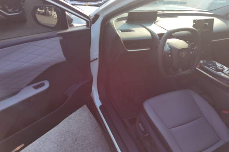 Used Toyota bZ3 2023 517 km Elite PRO Driver Seat