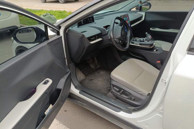 Used Toyota bZ3 2023 616 km Long-Range Premium Driver Seat
