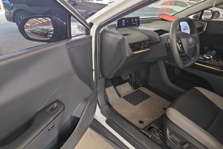 Used Toyota bZ3 2023 517 km Elite PRO Driver Seat