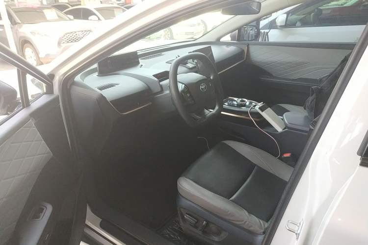 Used Toyota bZ3 2023 517 km Elite PRO Driver Seat