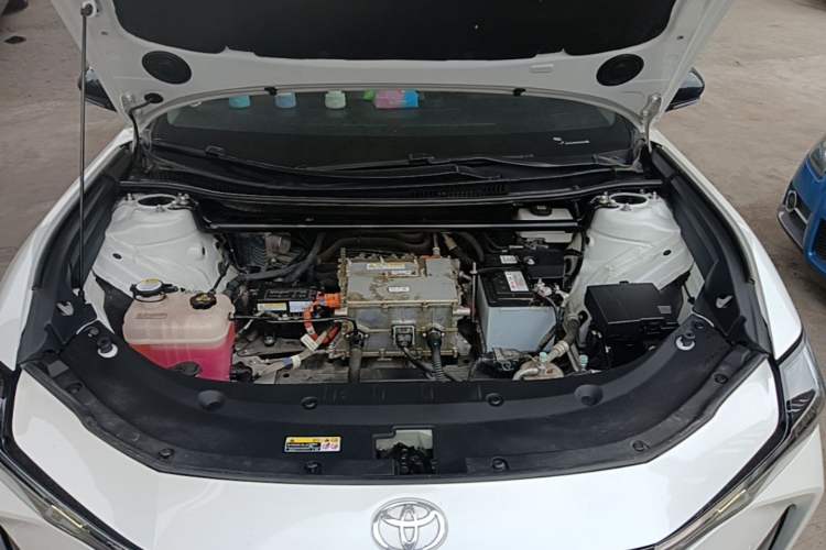 Used Toyota bZ3 2023 517 km Elite PRO Engine Bay