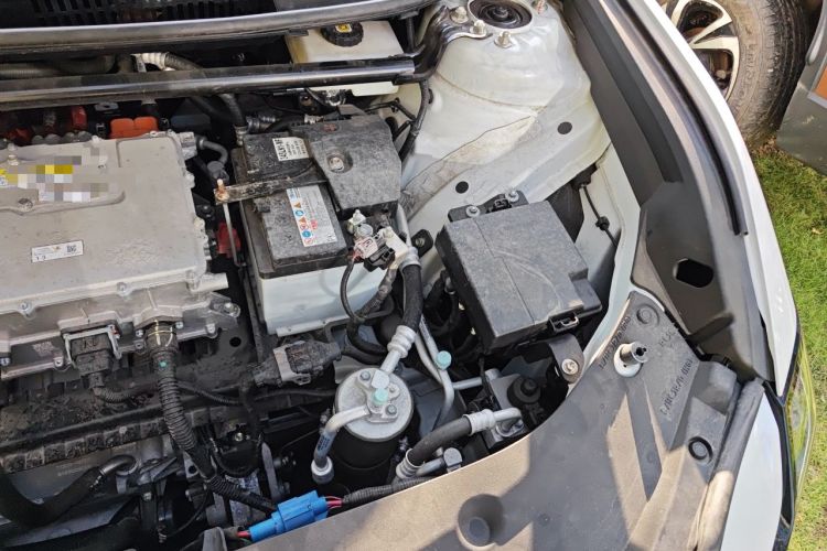 Used Toyota bZ3 2023 517 km Elite PRO Engine Bay Left
