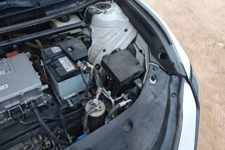 Used Toyota bZ3 2023 517 km Elite PRO Engine Bay Left