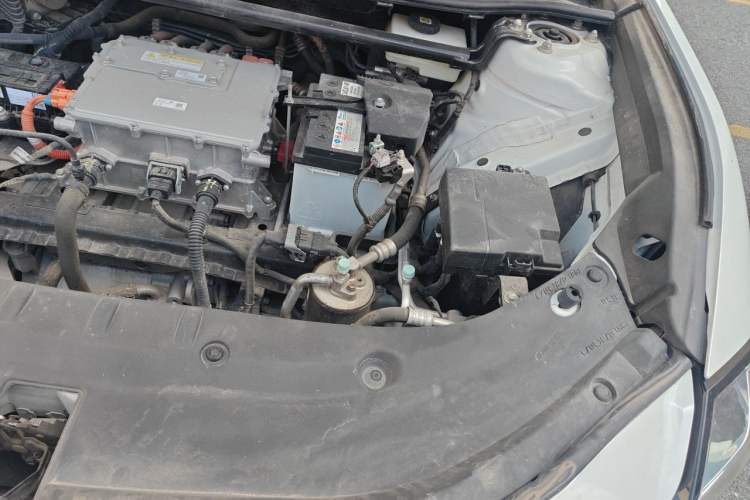 Used Toyota bZ3 2023 517 km Elite PRO Engine Bay Left