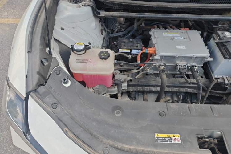 Used Toyota bZ3 2023 517 km Elite PRO Engine Bay Right