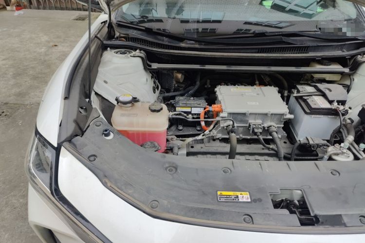 Used Toyota bZ3 2023 517 km Elite PRO Engine Bay Right