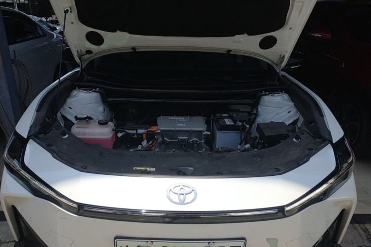 Used Toyota bZ3 2023 517 km Elite PRO Engine Bay