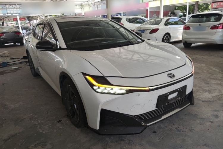 Used Toyota bZ3 2023 616 km Long-Range Premium Front Right 45 Deg