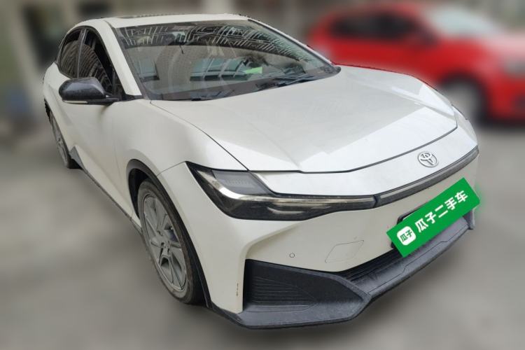 Used Toyota bZ3 2023 517 km Elite PRO Front Right 45 Deg