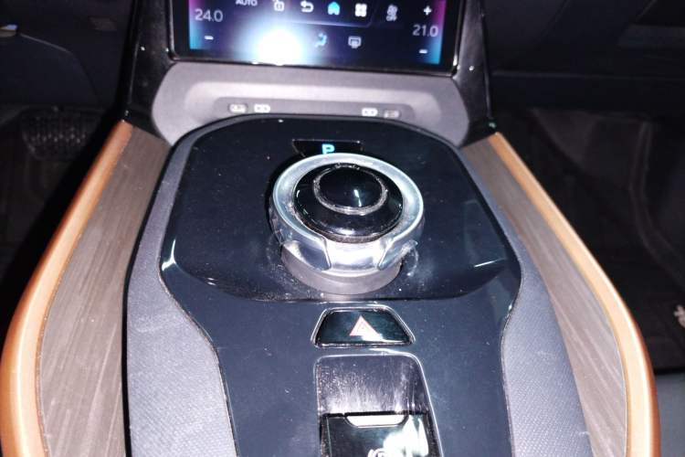 Used Toyota bZ3 2023 517 km Elite PRO Gear Lever