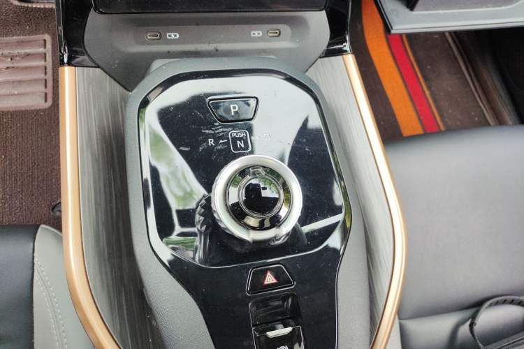 Used Toyota bZ3 2023 517 km Elite PRO Gear Lever