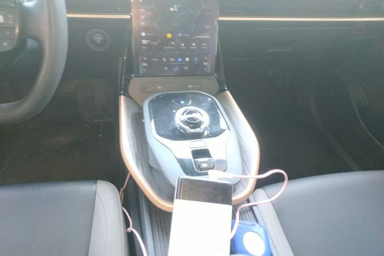 Used Toyota bZ3 2023 517 km Elite PRO Gear Lever