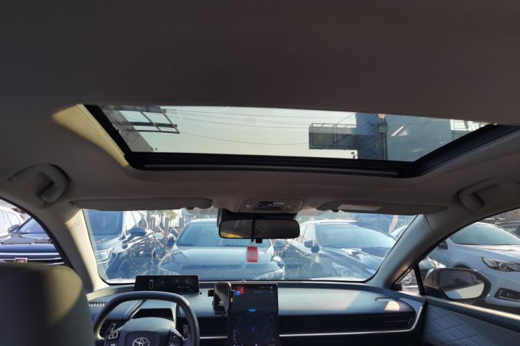Used Toyota bZ3 2023 517 km Elite PRO Headliner