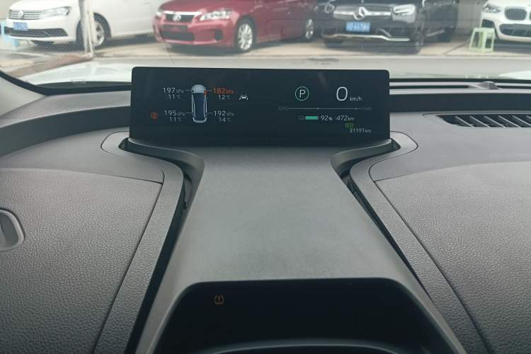 Used Toyota bZ3 2023 517 km Elite PRO Instrument Cluster