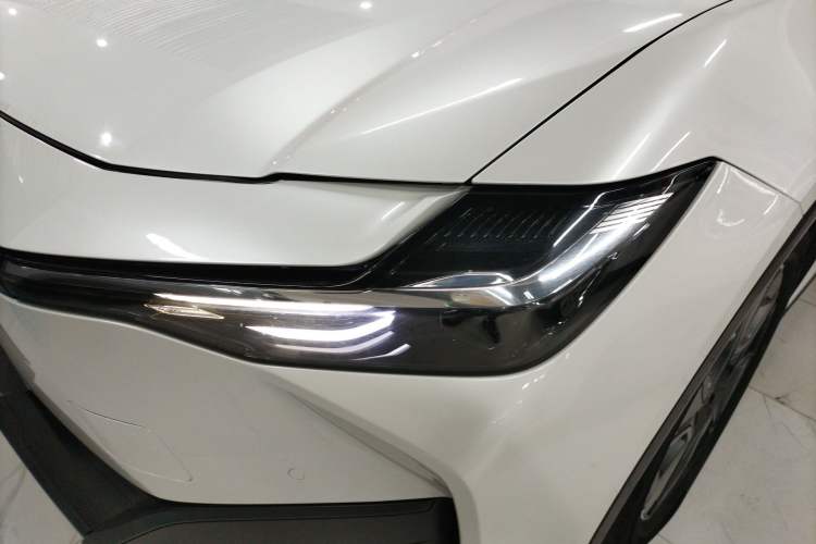 Used Toyota bZ3 2023 517 km Elite PRO Left Front Headlight