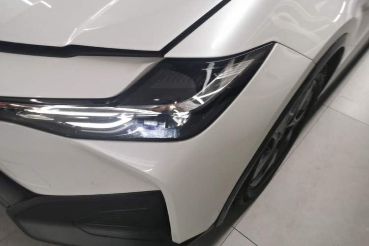 Used Toyota bZ3 2023 517 km Elite PRO Left Front Headlight