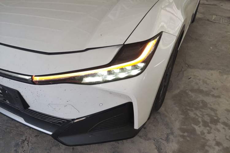 Used Toyota bZ3 2023 616 km Long-Range Premium Left Front Headlight