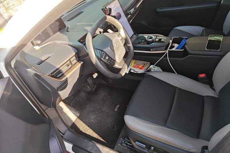 Used Toyota bZ3 2023 517 km Elite PRO Left Front Seat