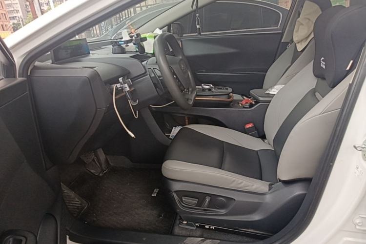 Used Toyota bZ3 2023 517 km Elite PRO Left Front Seat