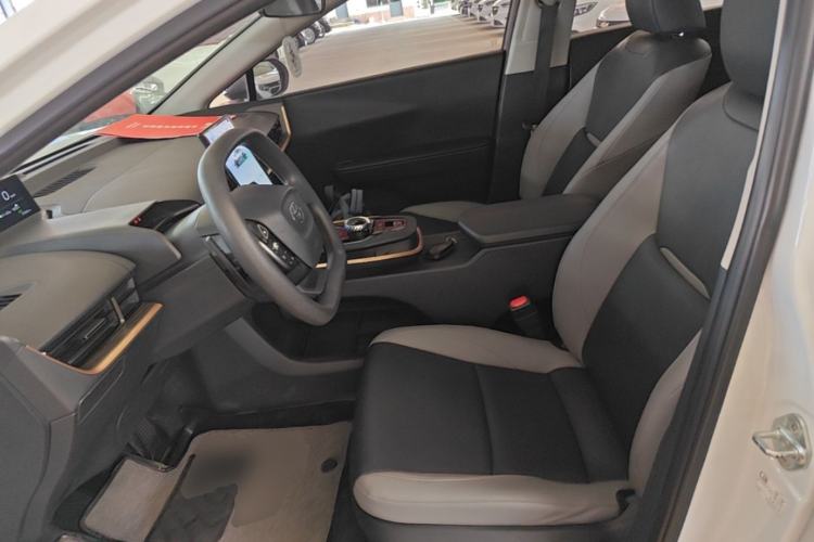 Used Toyota bZ3 2023 517 km Elite PRO Left Front Seat