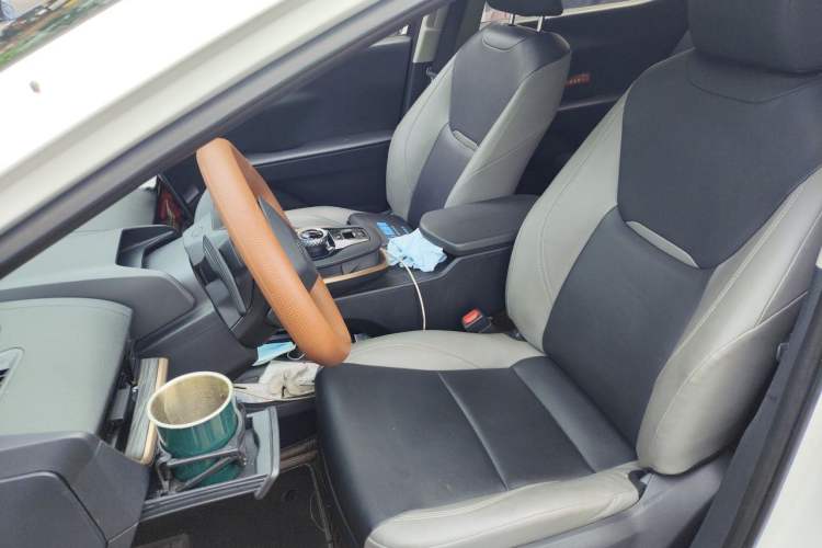Used Toyota bZ3 2023 517 km Elite PRO Left Front Seat