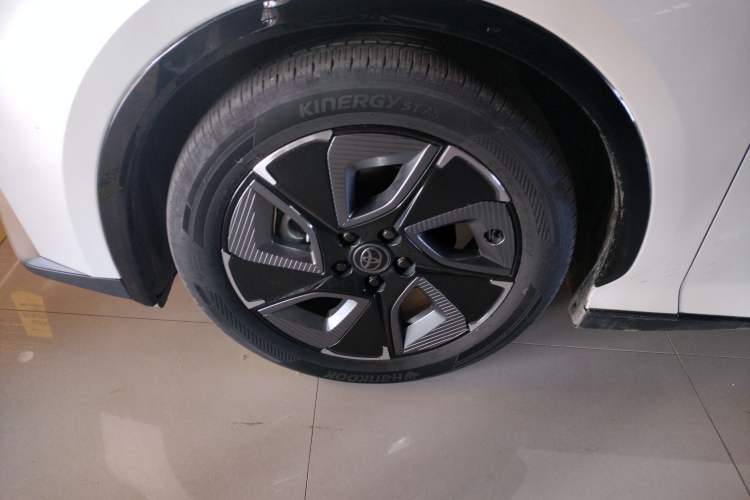 Used Toyota bZ3 2023 517 km Elite PRO Left Front Wheel Hub