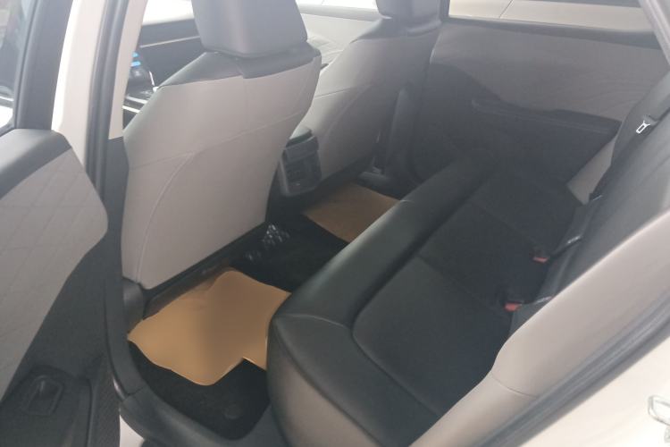 Used Toyota bZ3 2023 517 km Elite PRO Left Rear Seat