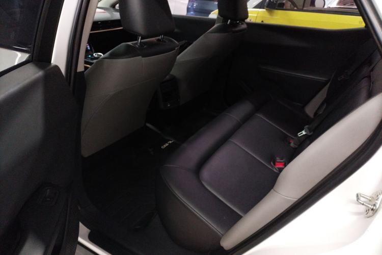 Used Toyota bZ3 2023 517 km Elite PRO Left Rear Seat