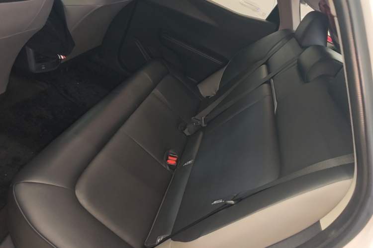 Used Toyota bZ3 2023 517 km Elite PRO Left Rear Seat